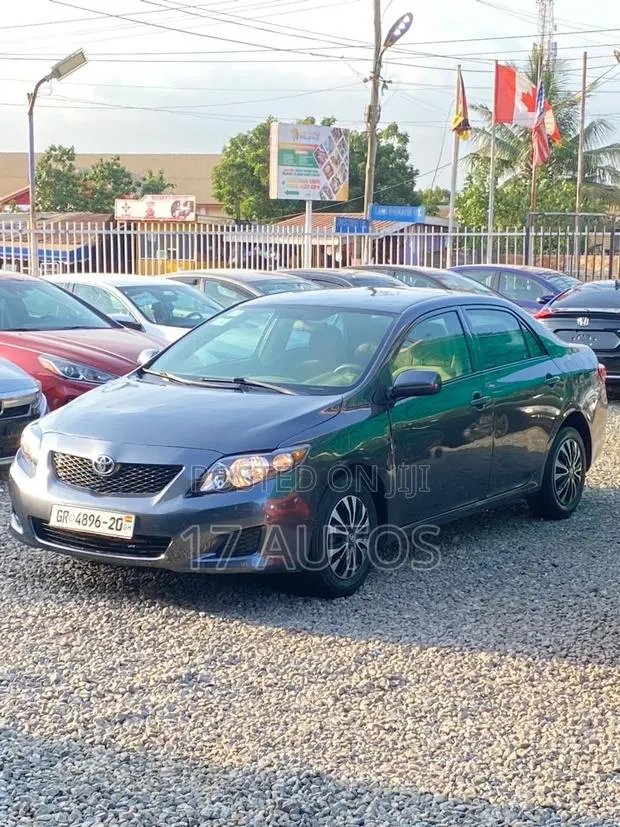 Toyota Corolla 2010 Silver · Photo 1