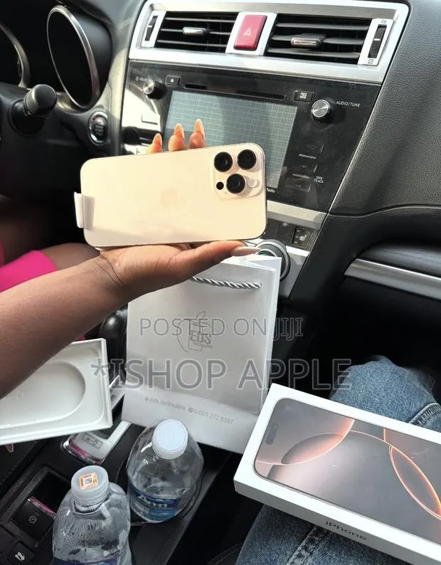 Apple iPhone 16 Pro 512 GB Gold · Photo 1