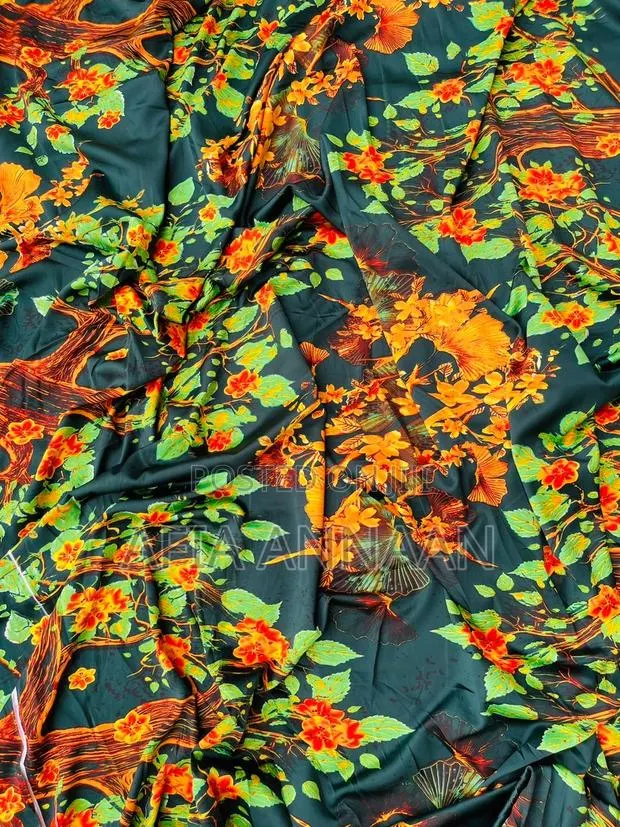 Designed And Plain Crepe Fabrics · Photo 1