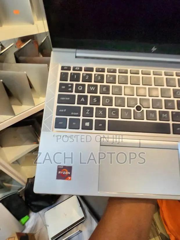 Laptop HP EliteBook 845 G8 16GB AMD Ryzen 7 SSD 256GB · Photo 1