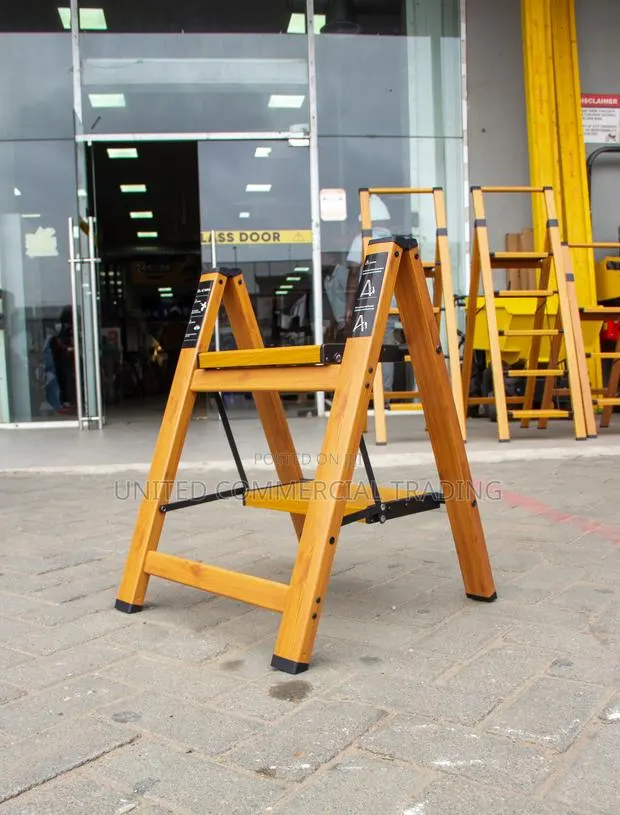 Ladder -Ja-A4 (2 Steps) · Photo 1
