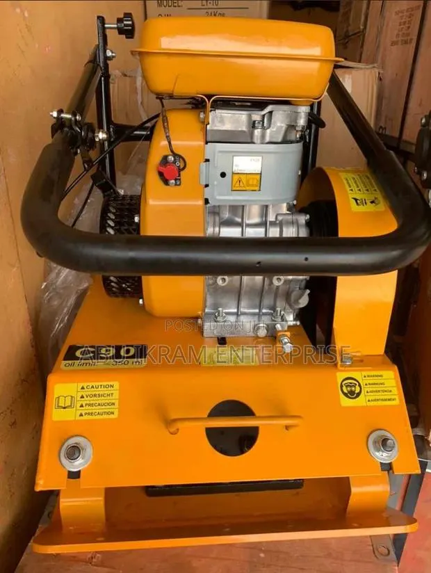 Plate Compactor 4.5hp/6.5hp, Model C-90, · Photo 1