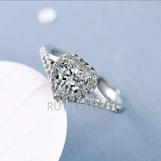 925 Sterling 2 Carat Moissanite Gemstone Heart Ring (Adjustable Size) · Photo 1