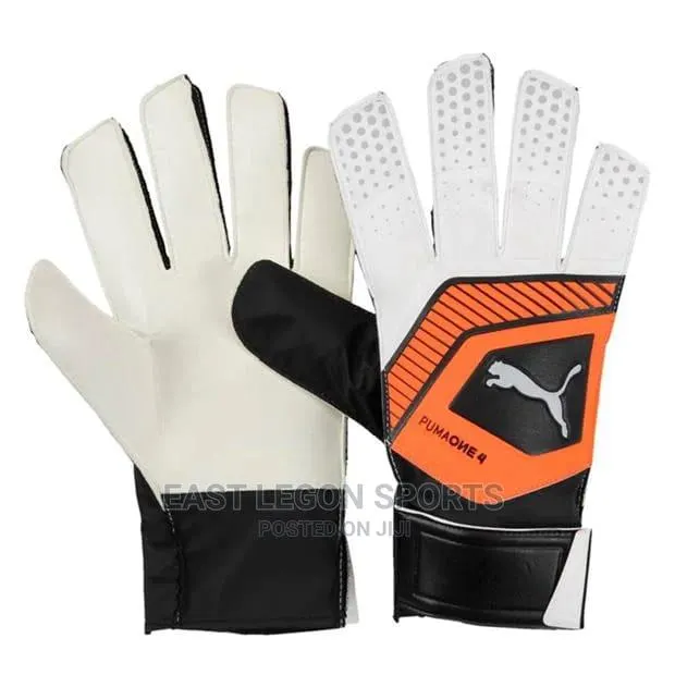 Keepers Gloves · Photo 1