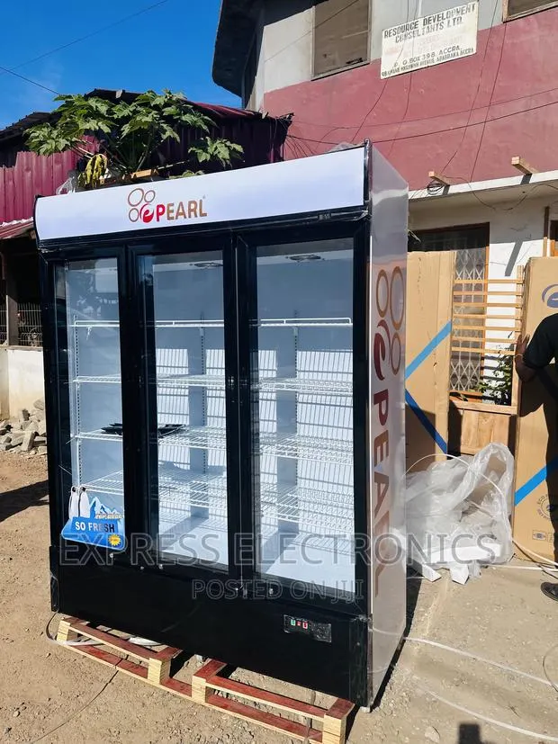 Pearl • 3 Wire Shelves Loading Capacity Display Fridge · Photo 1