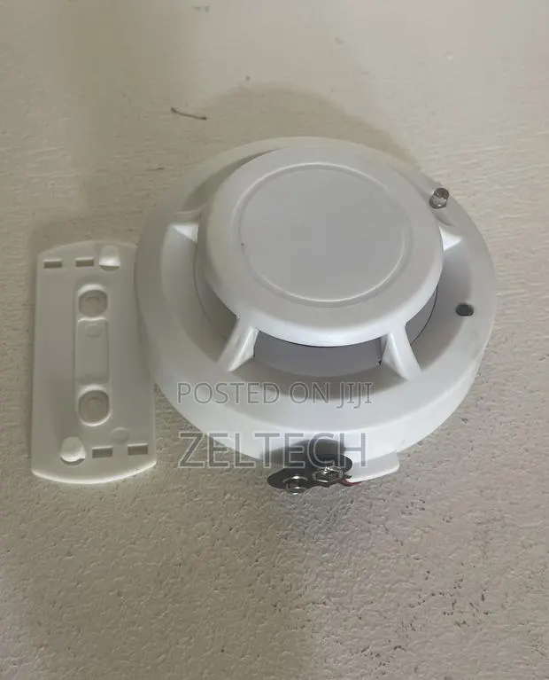 Independent Battery Smoke Detector · Photo 1