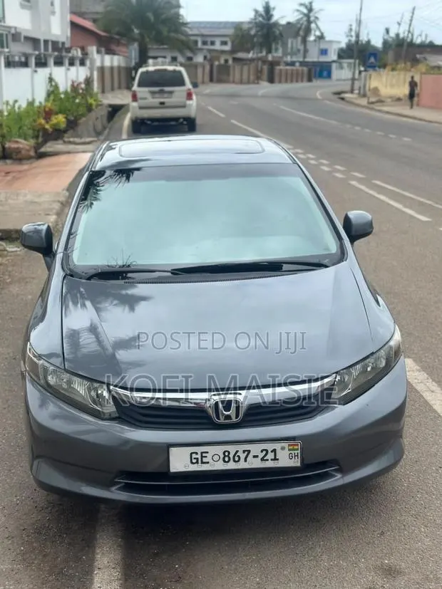 Honda Civic 2012 Silver · Photo 1