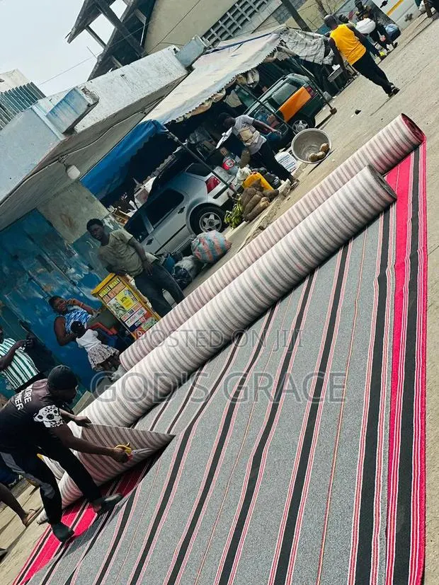 Industrial Floor Carpet With Stray Lines Design · Photo 1