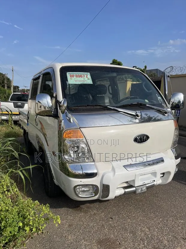 Kia Bongo 3 2004 White