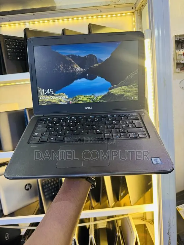 Laptop Dell Latitude 3380 8GB Intel HDD 500GB · Photo 1
