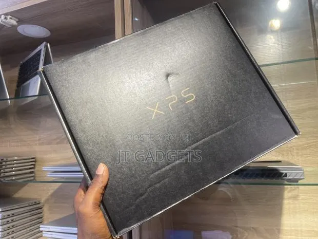 New Laptop Dell XPS 13 8GB Intel Core 5 SSD 512GB · Photo 1