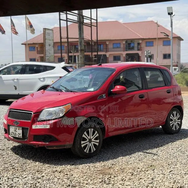 Chevrolet Aveo LS Hatch 2011 Red · Photo 1