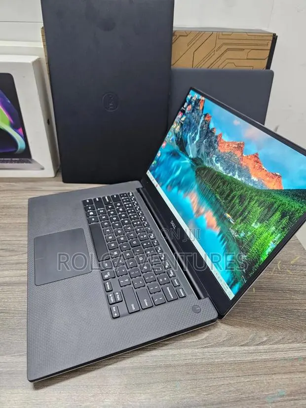 Laptop Dell Precision 5520 16GB Intel Core i7 SSD 256GB · Photo 1