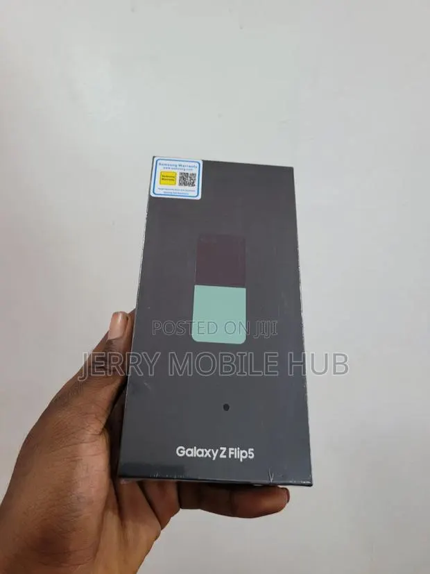 New Samsung Galaxy Z Flip 5 256 GB Gray · Photo 1