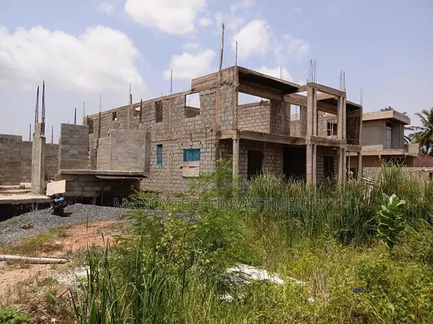 Splendid 6bedroom Uncompleted Mansion- Adenta · Photo 1