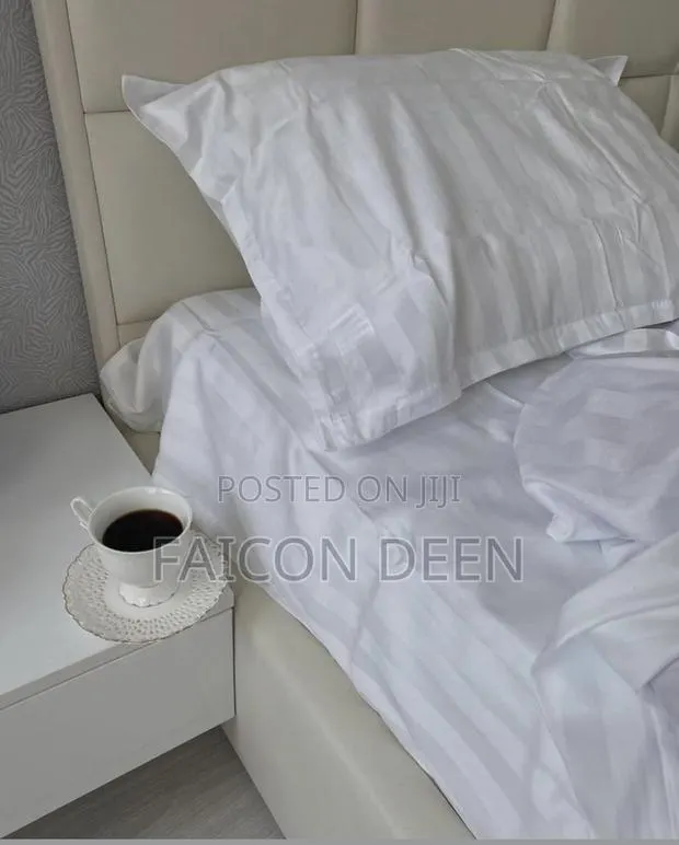 Clean Look ,Luxury Feel (Hotel Pure Cotton 2 Bedsheets, 4 Pillow Cases · Photo 1