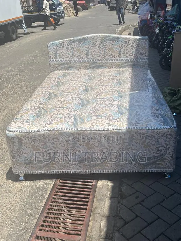 Double Inbuilt Bed · Photo 1