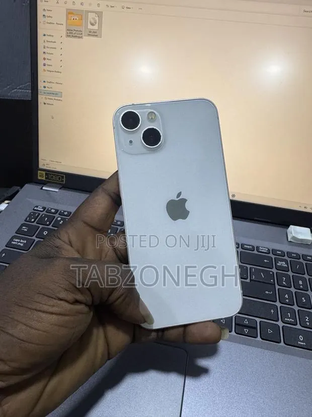 Apple iPhone 13 128 GB White · Photo 1