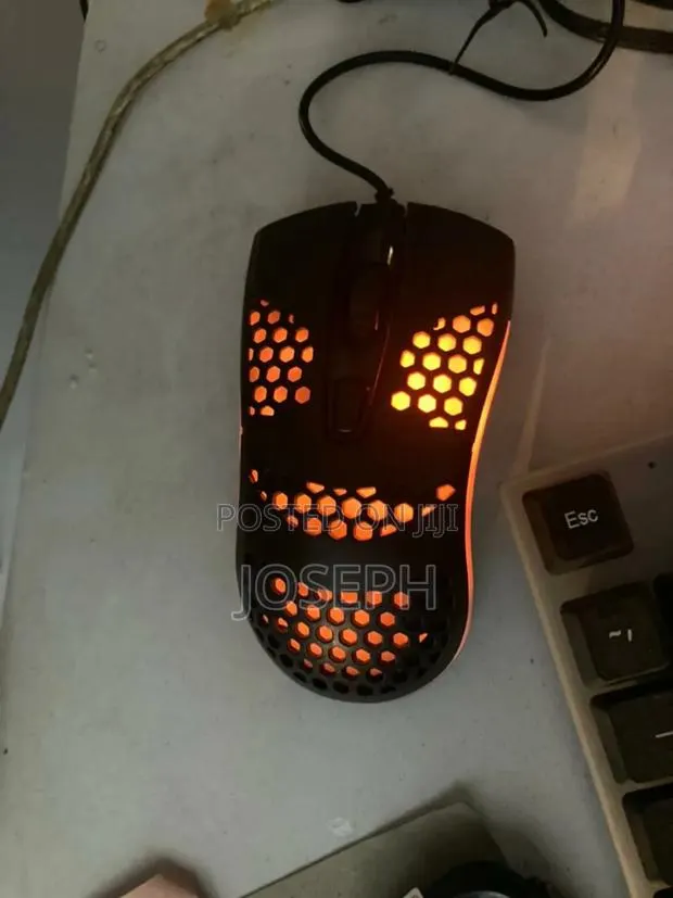 Wired RGB Mouse · Photo 1