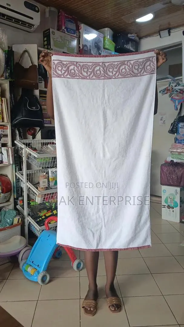 Bath Towel 24"×42 · Photo 1
