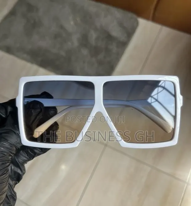 Bold White Sunglasses for Women · Photo 1