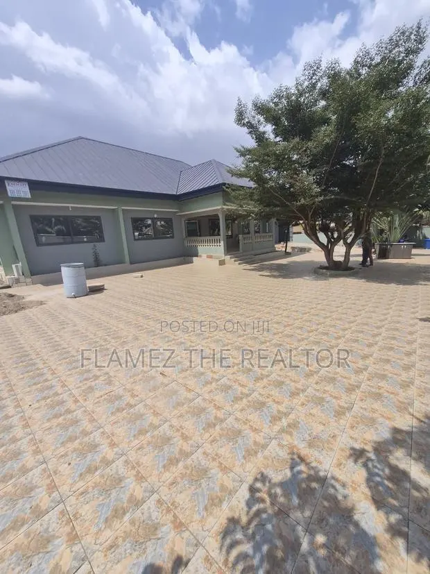 4bdrm House in Tantra Hills, Ola Achool Area for rent · Photo 1