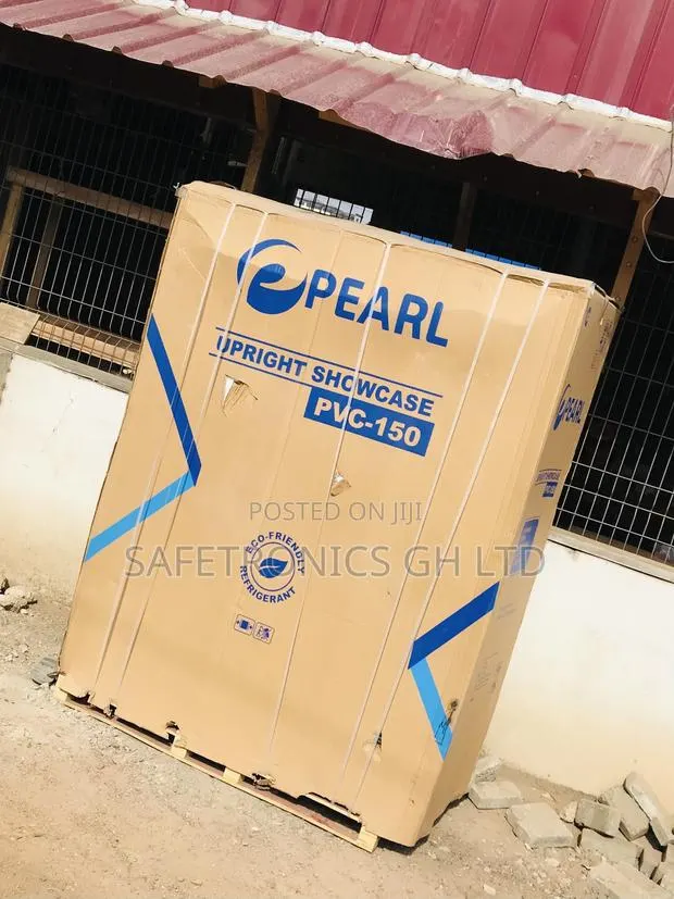 Durable 3 Doors Display Glass Pearl PVC-150 Fridge · Photo 1