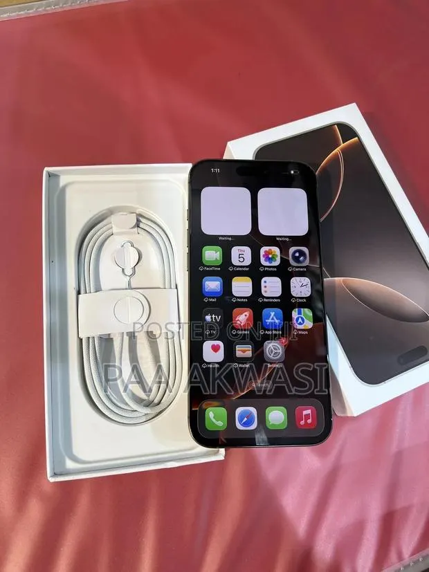Apple iPhone 16 Pro Max 512 GB Gold · Photo 1