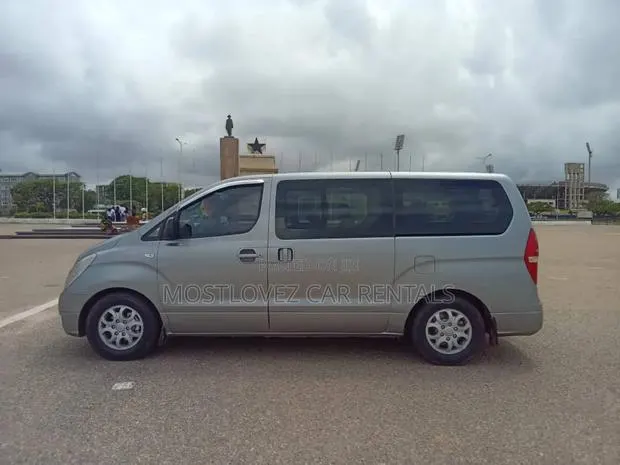 Car Rental in Ghana- Mini Bus for Rent in Ghana- Ford Bus · Photo 1