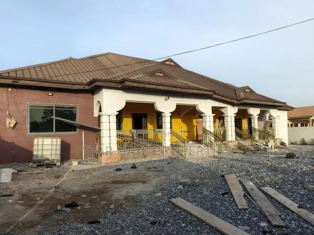 Furnished 10bdrm House in Kumasi Metropolitan for sale