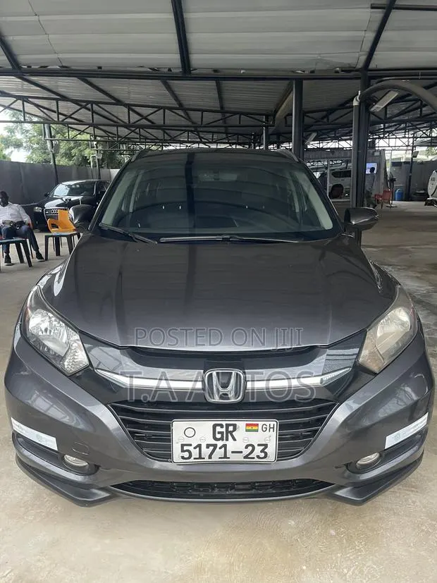 Honda HR-V 4dr SUV (1.5L 4cyl CVT) 2016 Silver · Photo 1