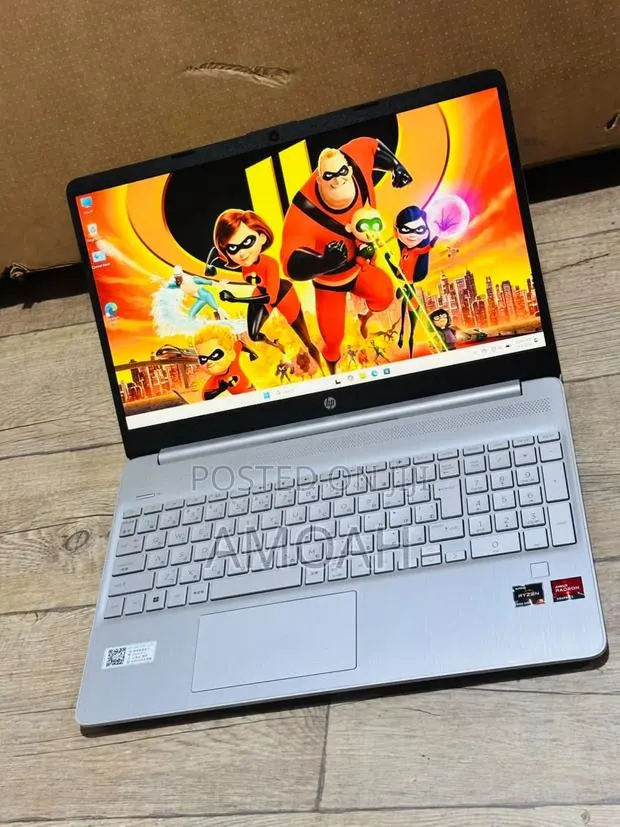 Laptop HP 15 8GB AMD Ryzen 3 SSD 256GB · Photo 1
