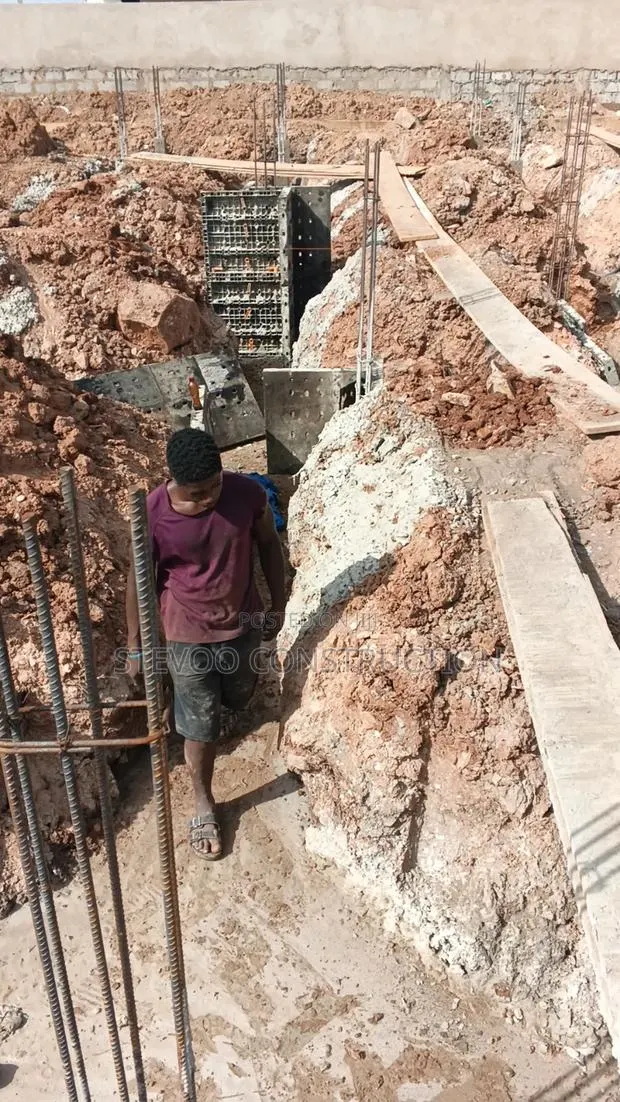 Construction · Photo 1