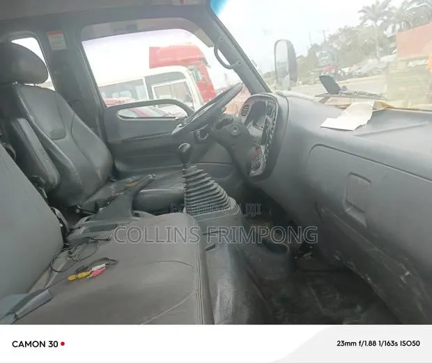 Hyundai Mighty 2012 Blue · Photo 4
