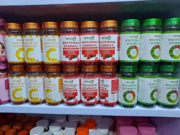 Superb Whitening Gummies Trio · Photo 1