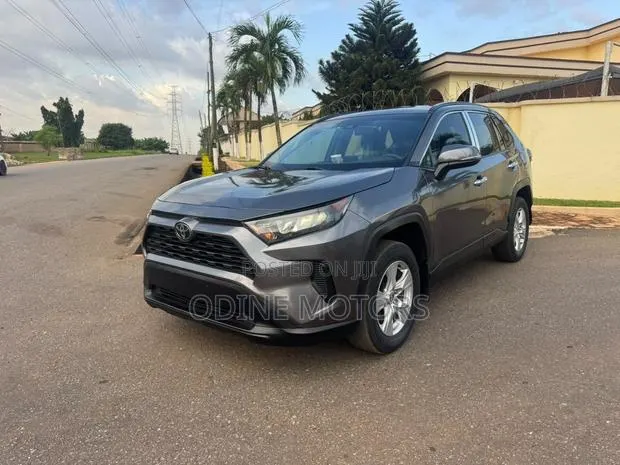 Toyota RAV4 2022 Gray · Photo 1