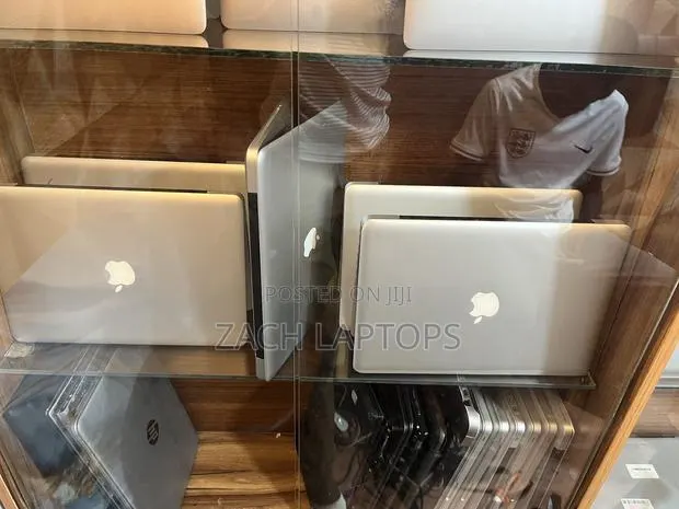 Laptop Apple MacBook 2012 8GB Intel Core I5 HDD 500GB · Photo 1