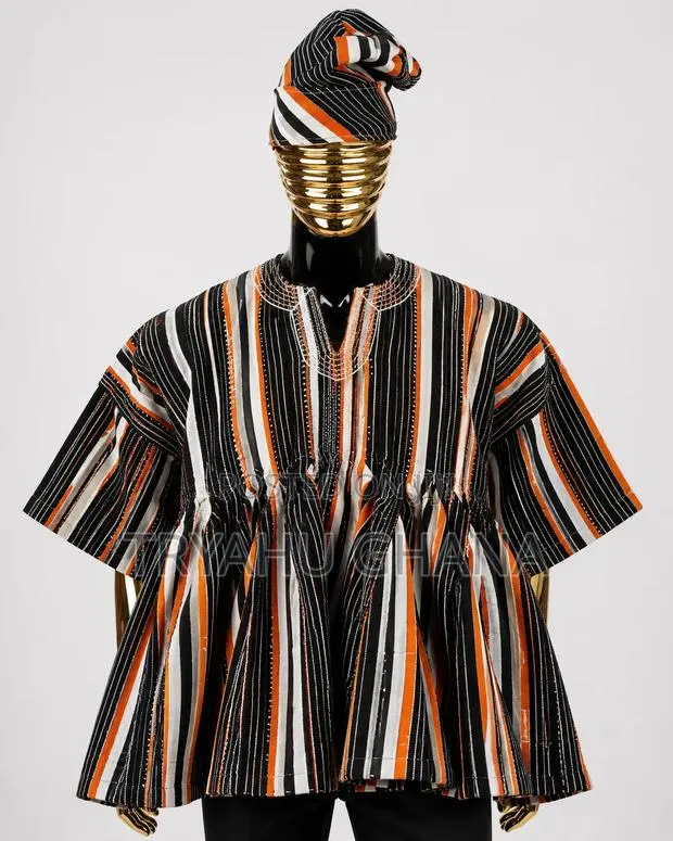 Buy Handwoven Smocks/Fugu in Accra Ghana – Cultural Wear, Order Now · Photo 1