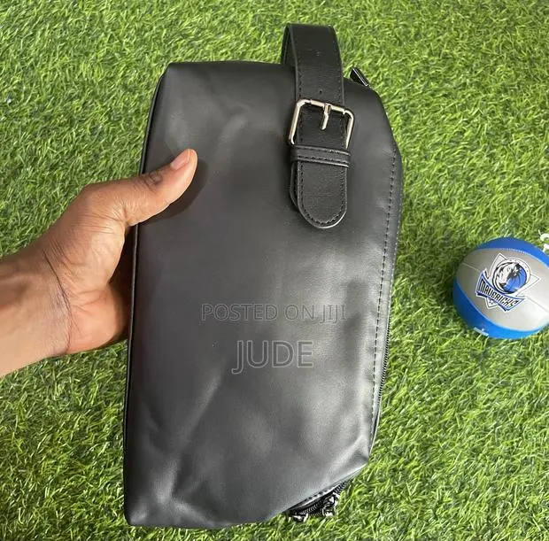 Men’S Simple Hand Bag · Photo 1