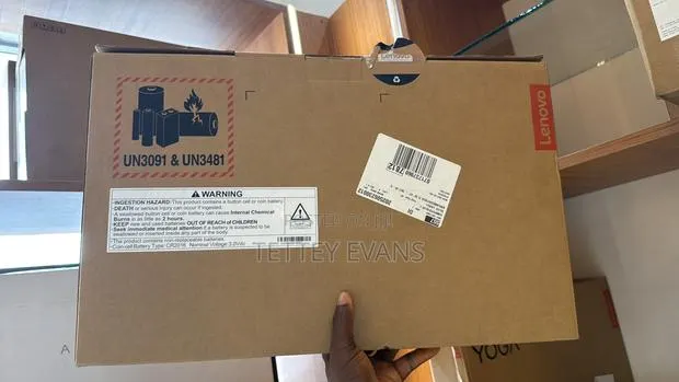 New Laptop Lenovo Yoga 9i 16GB Intel Core 7 SSD 1T · Photo 1