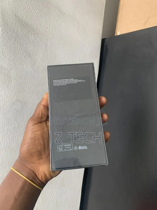New Samsung Galaxy Z Flip 5 512 GB Black · Photo 1