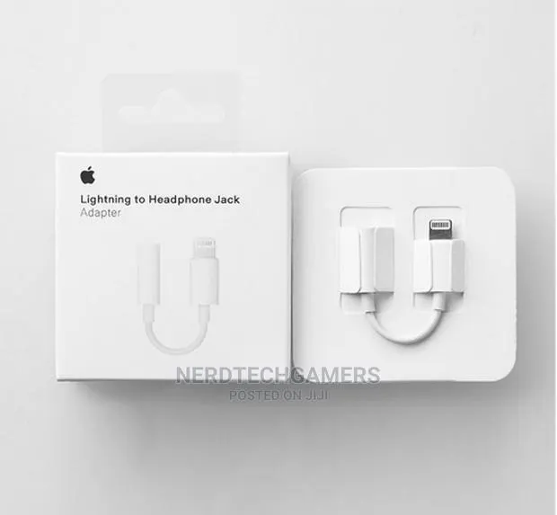 Apple Lightning Headphone Jack Adapter · Photo 1