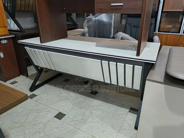 Modern Executive Office Desk (160cm) · Photo 1