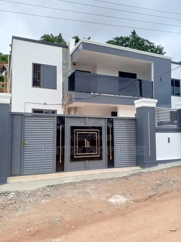 4bdrm House in Rightkey, Kumasi Metropolitan for sale · Photo 1