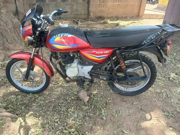 Bajaj Boxer 125 2023 Red · Photo 1