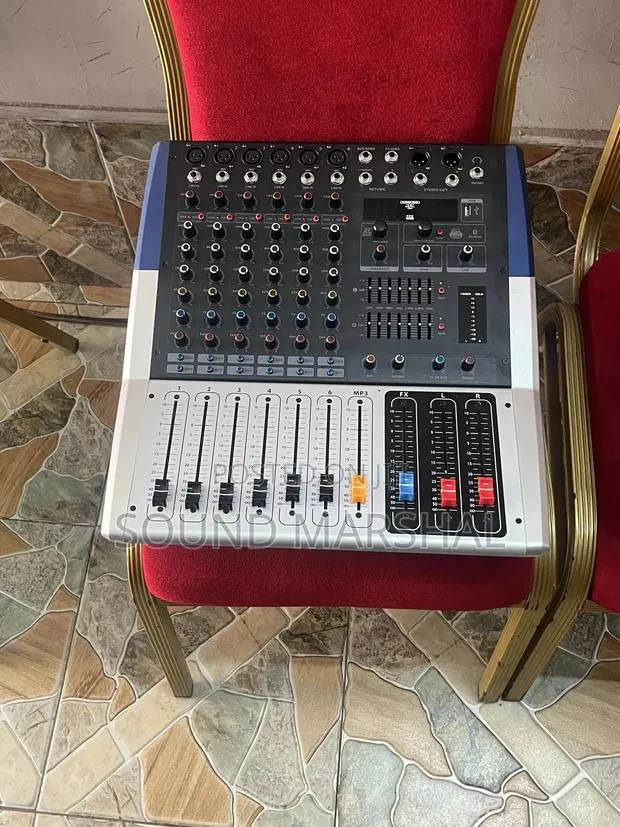 Yamaha Kv60 Powered Mixer · Photo 1