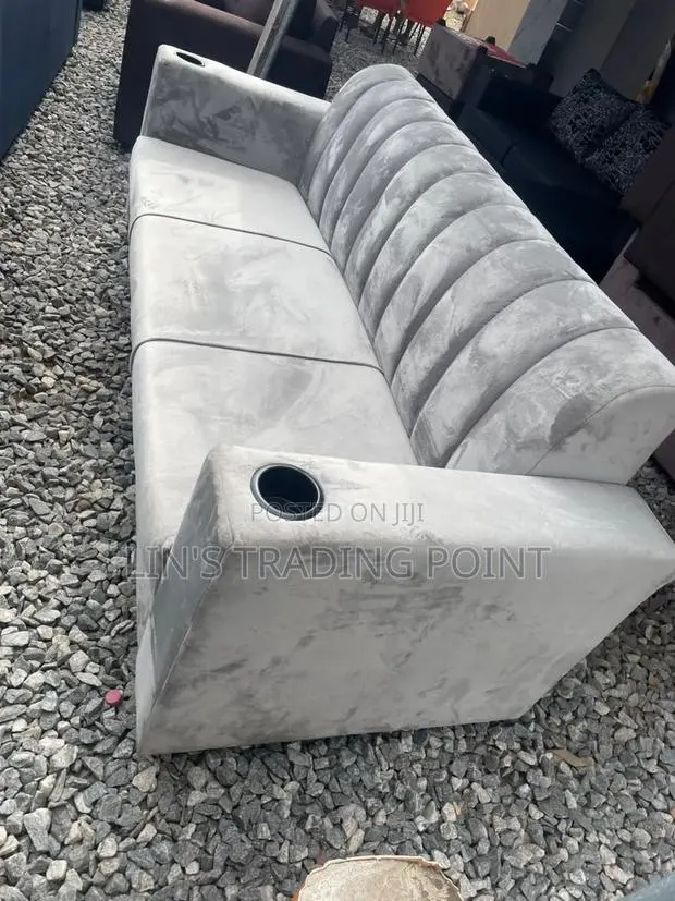 Modern 3-in-1 Sofa Chair With Cup Holders – Stylish Grey Sofa · Photo 1