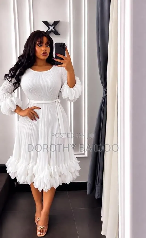 Movable Dress for Women · Photo 1