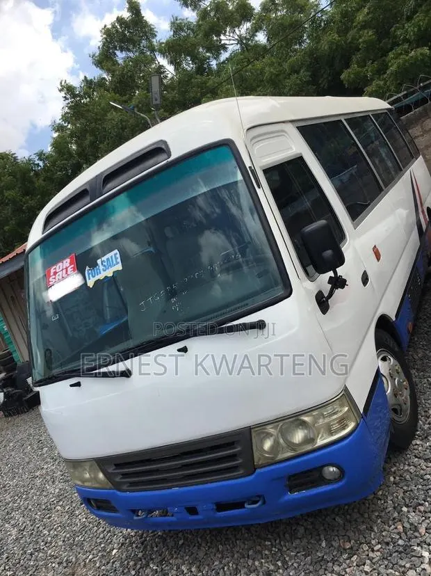 Toyota Coaster 2012 Blue · Photo 1