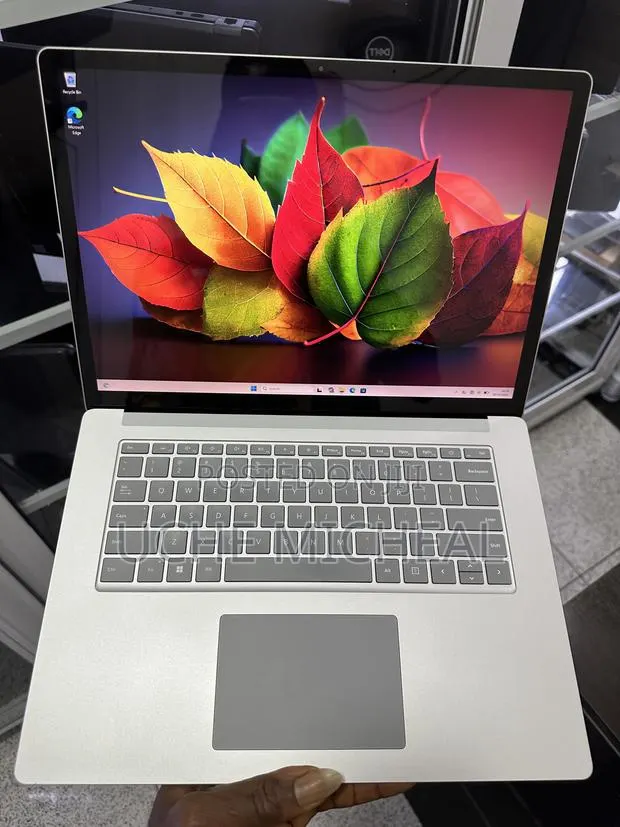 Laptop Microsoft Surface Laptop 4 16GB Intel Core i7 SSD 256GB · Photo 1